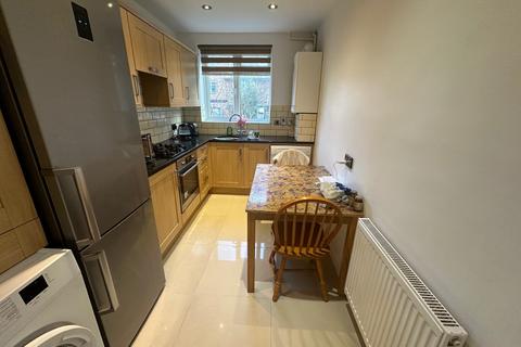 Finchley Road, Hampstead, NW3 2 bed flat for sale