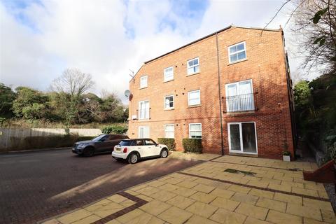 2 bedroom ground floor flat for sale