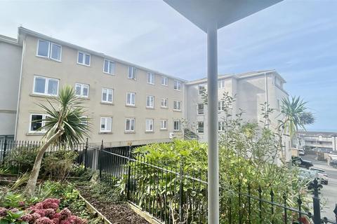 Mount Wise, Newquay TR7 2 bed apartment for sale