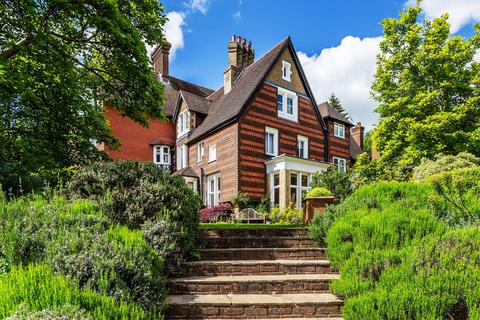 Brook Road, Wormley, Godalming... 5 bed semi