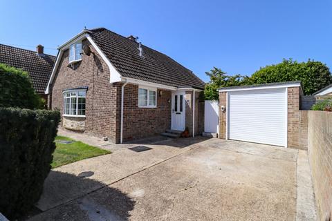 Astrid Close, Hayling Island 3 bed detached house for sale