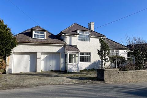 Lon St. Ffraid, Holyhead, LL65 3 bed detached house for sale