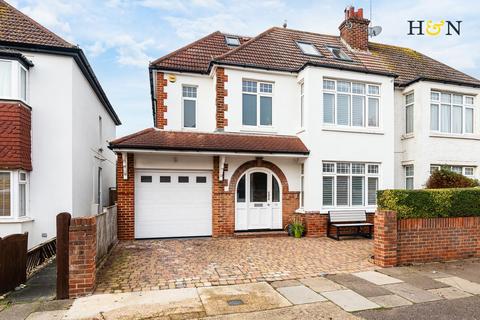 5 bedroom semi-detached house for sale