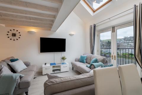 16 Dartmouth House, Mayors Avenue... 3 bed townhouse for sale