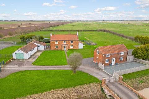 4 bedroom equestrian property for sale