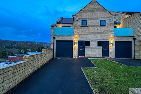 Old Turnpike, Holmfirth HD9 3 bed townhouse for sale