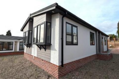 Bromyard, Herefordshire, HR7 2 bed park home for sale