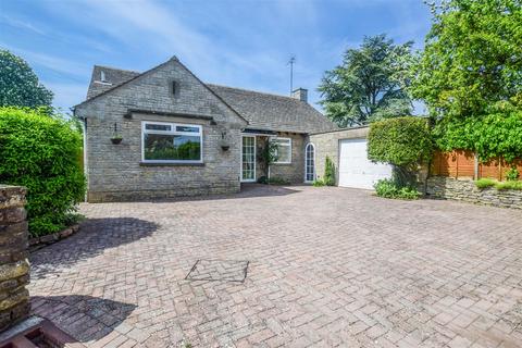 The Street, Hullavington 3 bed detached bungalow for sale