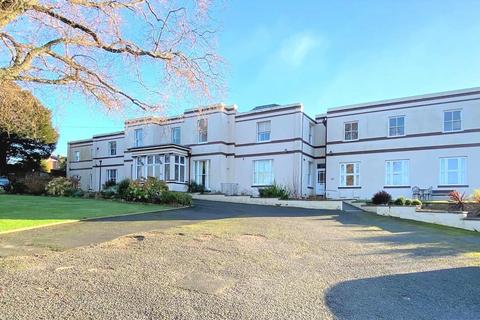 Millfield Avenue, East Cowes 2 bed ground floor flat for sale
