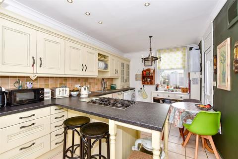 Chigwell Road, Woodford Green, Essex 4 bed terraced house for sale