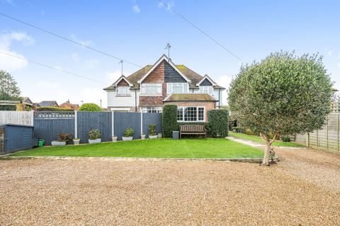 Bonnar Road, Selsey, PO20 3 bed semi