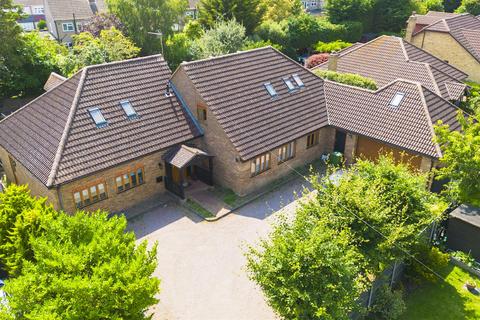 Appleby Street, Cheshunt 5 bed detached house for sale