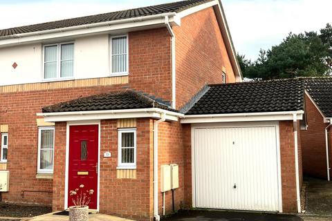 Earlswood Park New Milton BH25 5GZ 3 bed semi