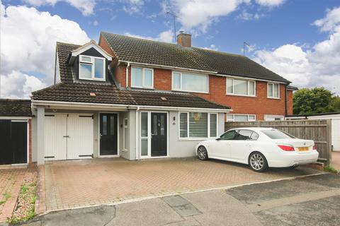 Finmere Crescent, Aylesbury HP21 4 bed semi