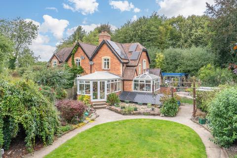Greete, Ludlow, Shropshire, SY8 3BX 2 bed semi
