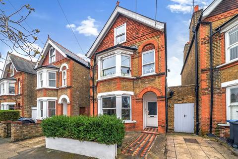 Minerva Road, Kingston Upon Thames, KT1 2 bed flat for sale