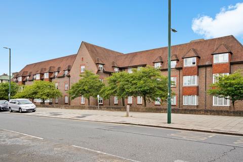 BIRNBECK COURT, 850 FINCHLEY ROAD... 1 bed flat for sale