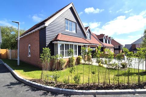at Nationwide, 4 Elizabeth Place CO9 4 bed detached house for sale