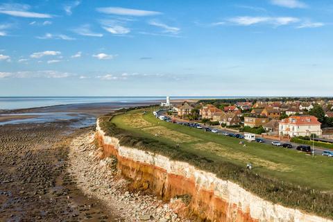 42B Cliff Parade, Hunstanton, Norfolk... 2 bed ground floor flat for sale