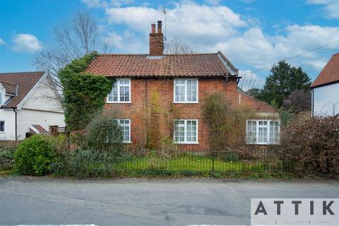 Mill Road, Holton 3 bed detached house for sale