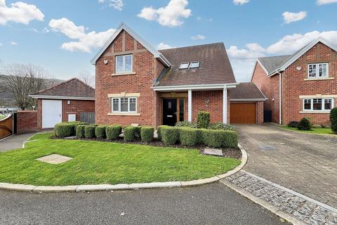 Knoll Gardens, Abergavenny, NP7 2 bed detached house for sale
