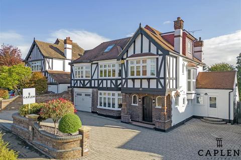 6 bedroom detached house for sale