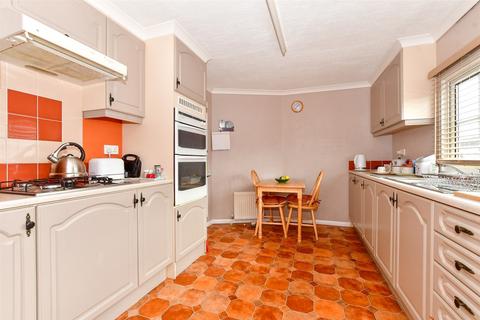 Golf Road, Deal, Kent 2 bed park home for sale