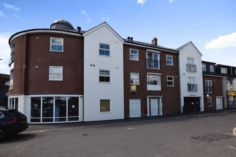 Devizes Road, Salisbury 2 bed flat for sale