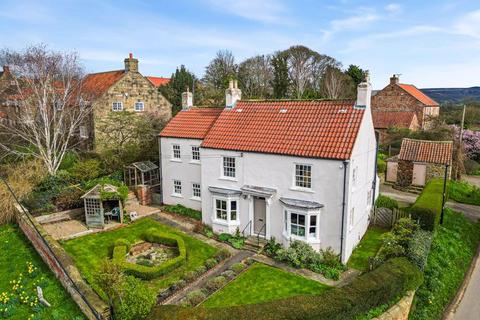 Thirsk YO7 4 bed detached house for sale