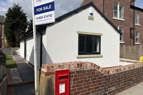New Road, Old Snydale WF7 2 bed detached bungalow for sale