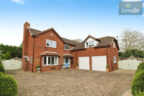 5 bedroom detached house for sale