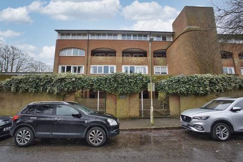 Grimston Gardens, Folkestone, CT20 3 bed ground floor flat for sale