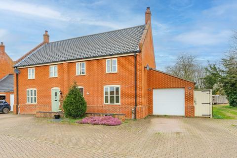 Market Street, Tunstead 3 bed semi