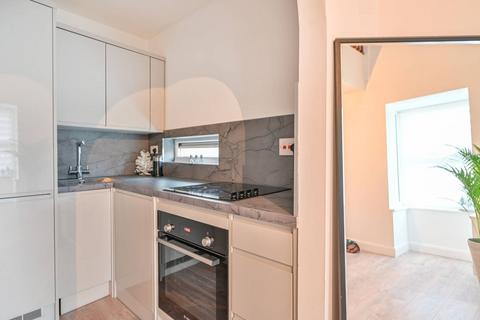 Hodgson Gardens, Burpham, Guildford, GU4 1 bed flat for sale