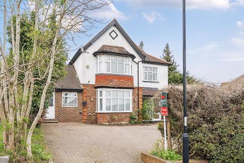 6 bedroom detached house for sale