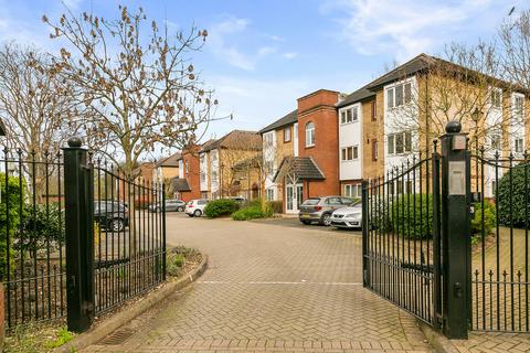 Heathcote Road, Twickenham 1 bed apartment for sale