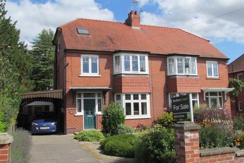 5 bedroom semi-detached house for sale