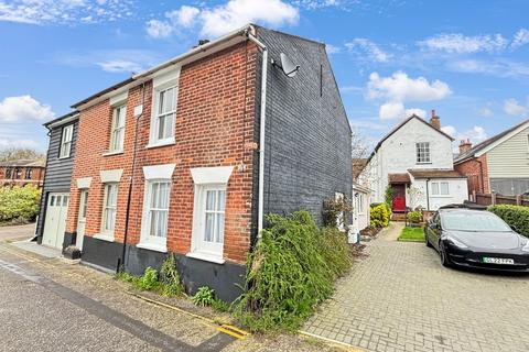 2 bedroom semi-detached house for sale