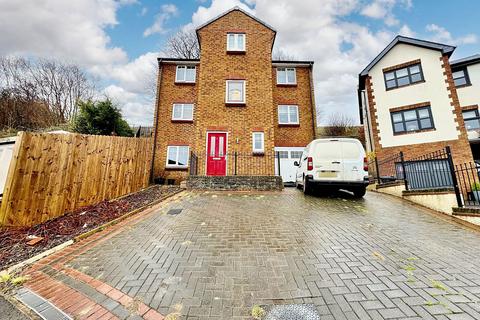 Tanglewood Drive, Blaina, NP13 4 bed detached house for sale