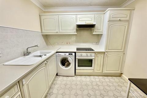 Reigate Hill, Reigate, Surrey 1 bed ground floor flat for sale