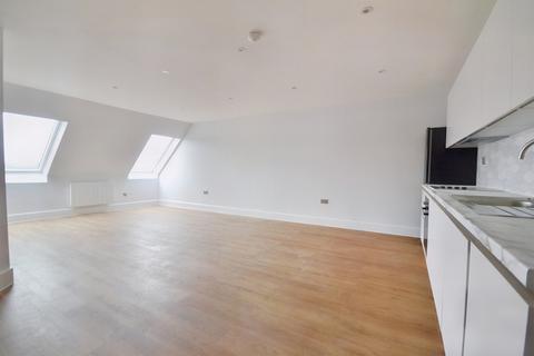 Salisbury City Centre 2 bed flat for sale