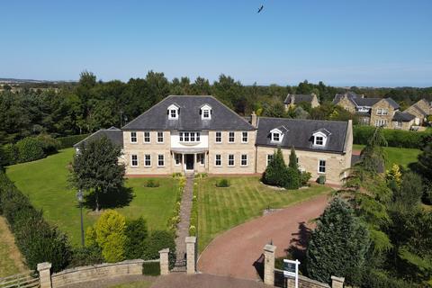 6 bedroom detached house for sale