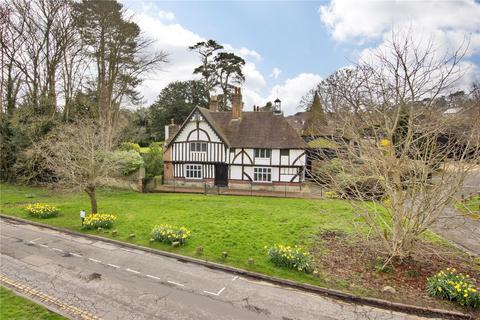 6 bedroom detached house for sale