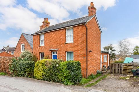 Emmets Nest, Binfield 3 bed detached house for sale