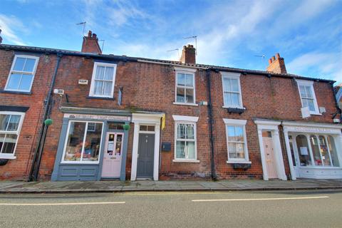 Lairgate, Beverley 2 bed terraced house for sale