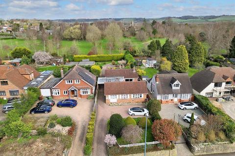 4 bedroom detached bungalow for sale