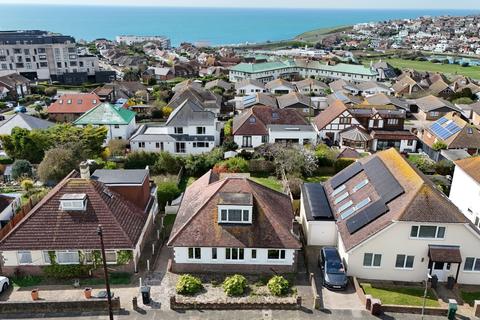 16 Bevendean Avenue, Saltdean, Brighton 3 bed detached house for sale