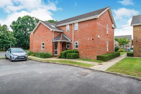 Bowes Close, Horsham, West Sussex 2 bed apartment for sale