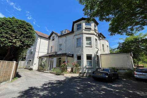 East Cliff 2 bed flat for sale