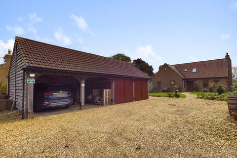 Holly House, Tanvats, Metheringham 3 bed bungalow for sale